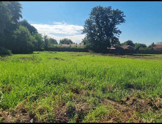 1,060M² VACANT LAND FOR SALE IN FALCON RIDGE